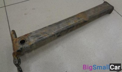 Кронштейн передней балки правый от Peugeot 308 1 2007-2013 - купить Новопокровской