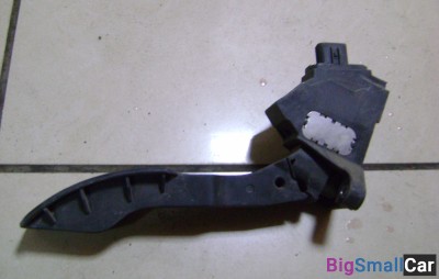 Педаль газа Corolla E15 2006-2013 1ZRFE 1.6 DOHC, ЭЛЕКТРО) б/у - купить Новопокровской