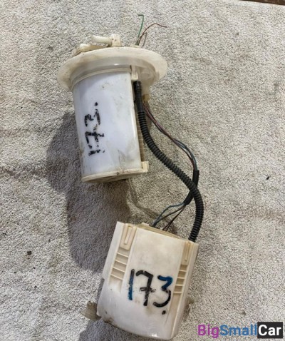 Насос топливный Toyota auris - купить Новопокровской