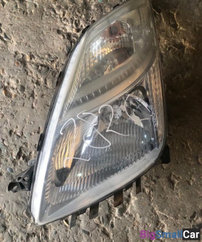 Фара левая Toyota Prius - купить Новопокровской