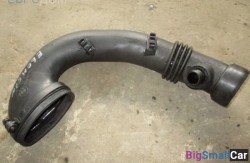 Трубопровод чистого воздуха (13 Подготовка и регулир. рабочей смеси) 13717786013