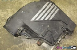 Корпус воздушного фильтра прав. (13 Подготовка и регулир. рабочей смеси) 13717577466